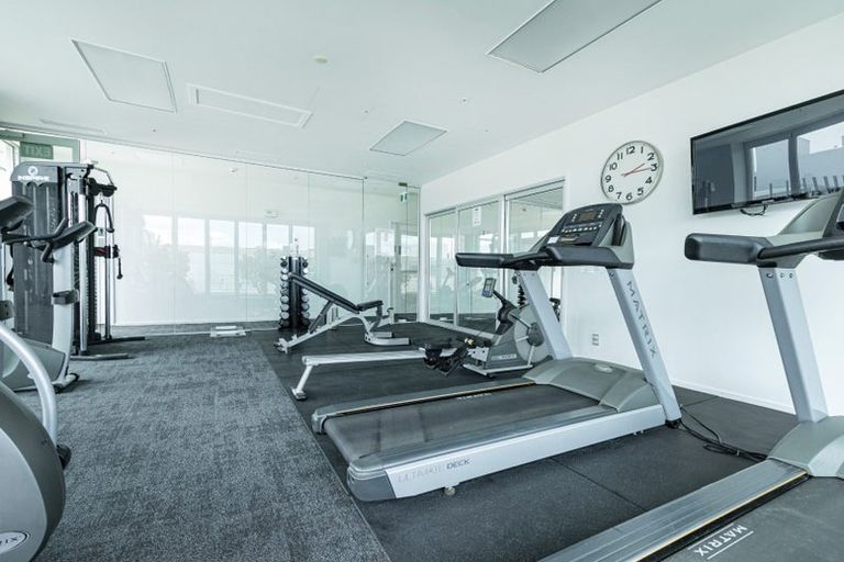 Photo of property in Sentinel Apartments, 905/3 Northcroft Street, Takapuna, Auckland, 0622