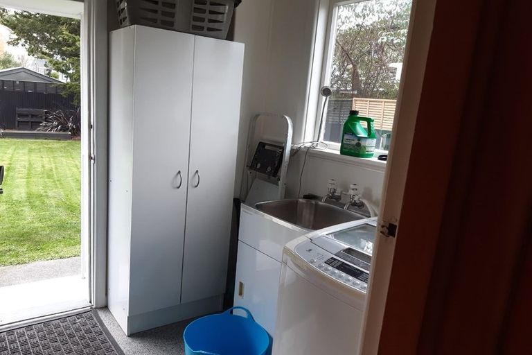 Photo of property in 37 Kowhai Terrace, Saint Martins, Christchurch, 8022