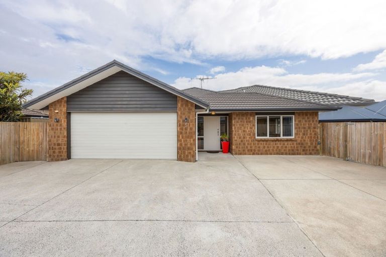 Photo of property in 5 Allgood Place, Rototuna North, Hamilton, 3210