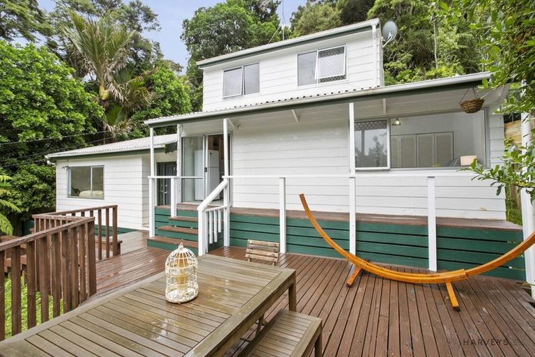 Photo of property in 68 Wood Bay Road, Titirangi, Auckland, 0604