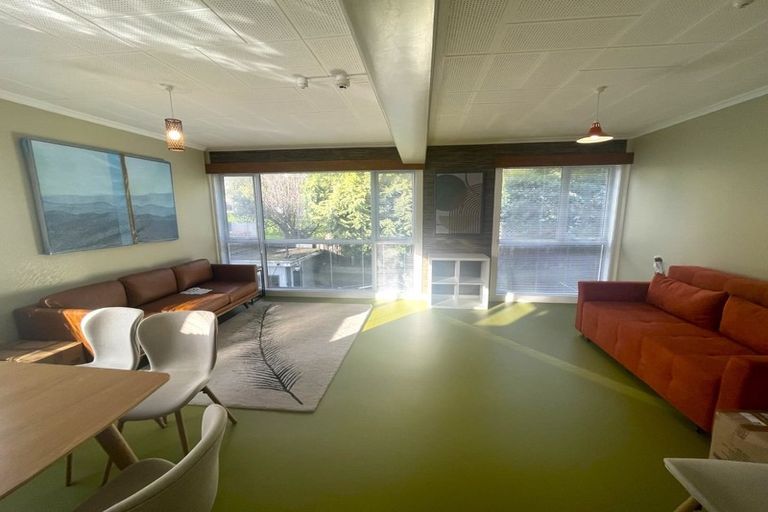 Photo of property in Victoria Court, 8/4 Queen Street, Mount Victoria, Wellington, 6011