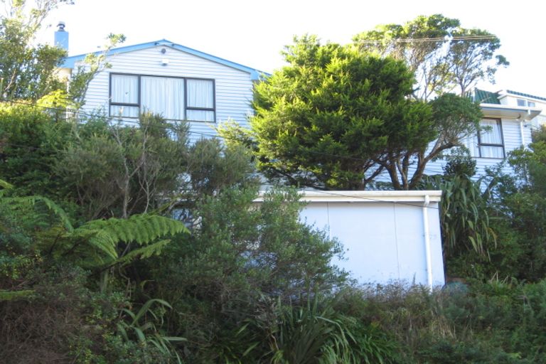 Photo of property in 73 Salford Street, Newlands, Wellington, 6037