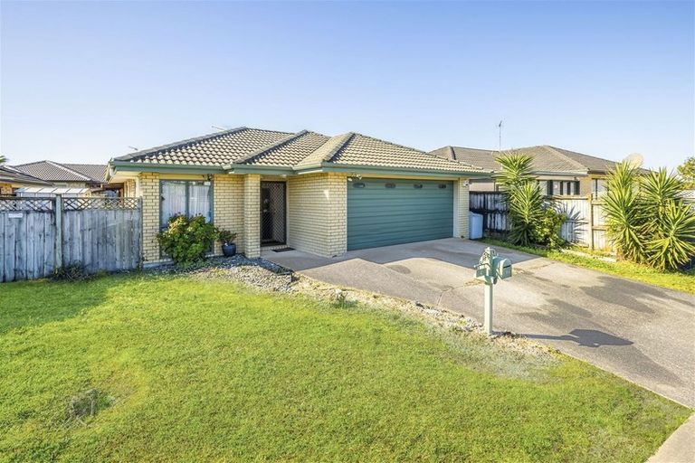 Photo of property in 4 Stellata Court, Randwick Park, Auckland, 2105