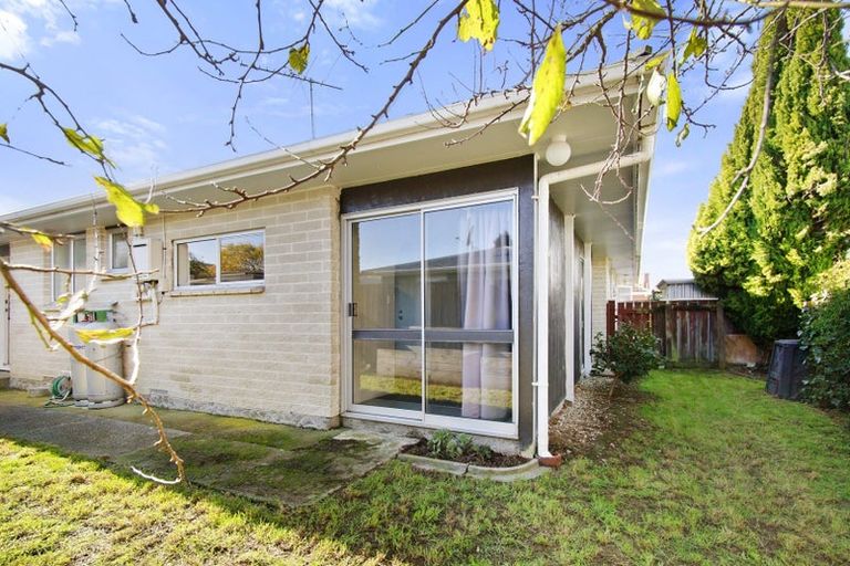 Photo of property in 2/16a Ranfurly Street, Trentham, Upper Hutt, 5018