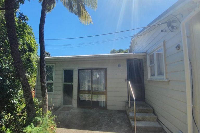 Photo of property in 68 Broderick Road, Johnsonville, Wellington, 6037