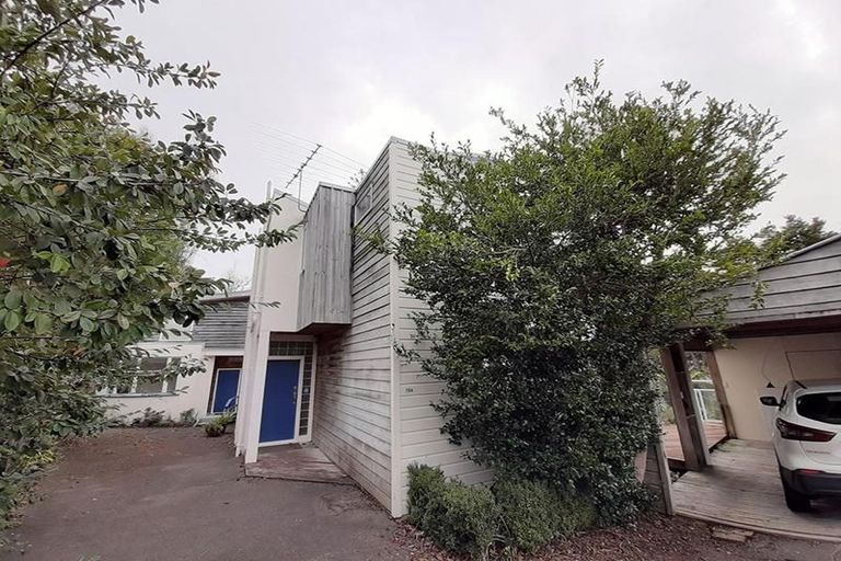 Photo of property in 70a Coronation Road, Hillcrest, Auckland, 0627