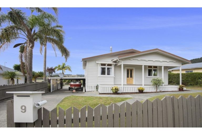 Photo of property in 9 Union Street, Hikurangi, 0114