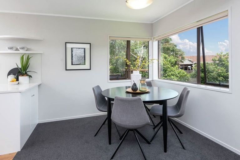 Photo of property in 2/5 Cornelian Crescent, Half Moon Bay, Auckland, 2012