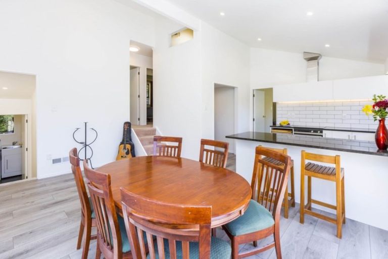 Photo of property in 24c Chatsworth Road, Silverstream, Upper Hutt, 5019