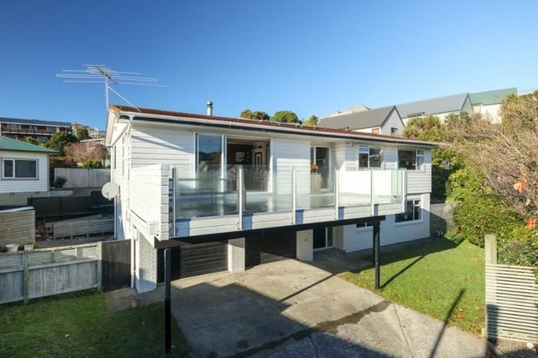 Photo of property in 7 Krishna Way, Khandallah, Wellington, 6035
