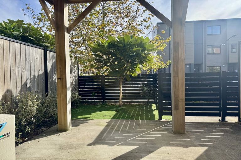 Photo of property in 15 Falcon Crescent, Hobsonville, Auckland, 0618