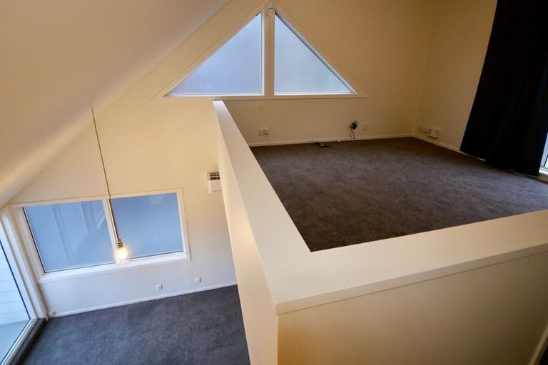 Photo of property in 22 Dart Place, Fernhill, Queenstown, 9300