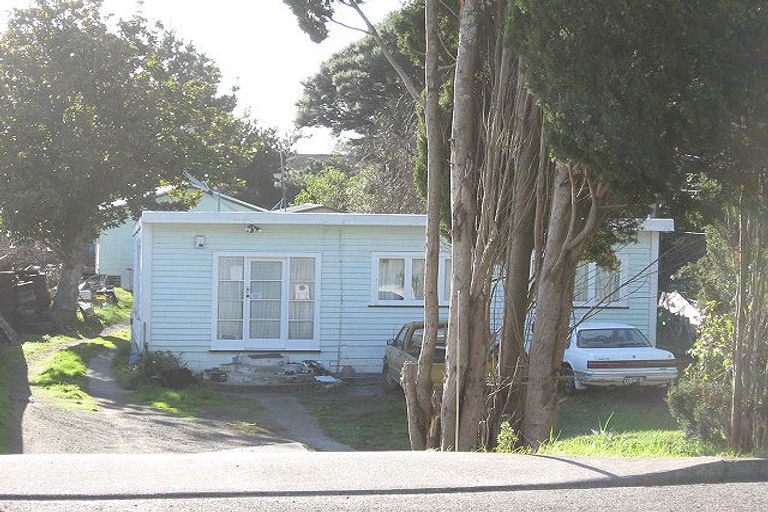 Photo of property in 55 Tiromoana Road, Raumati South, Paraparaumu, 5032
