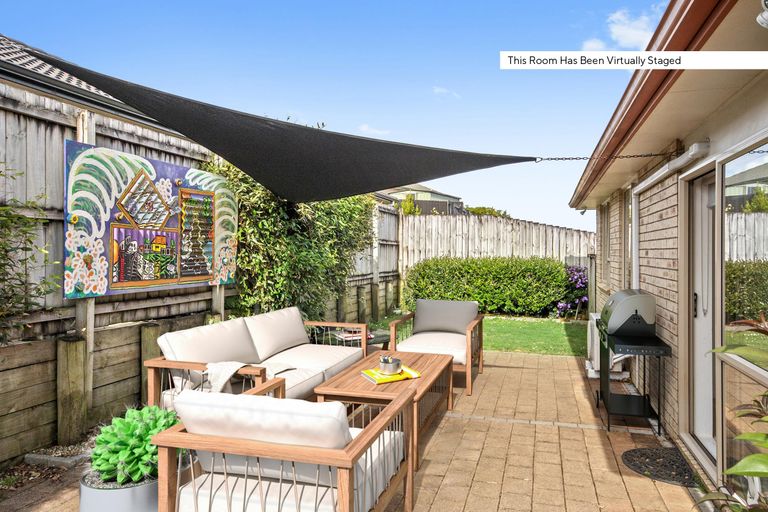 Photo of property in 2 Kathleen Reece Place, Waiuku, 2123