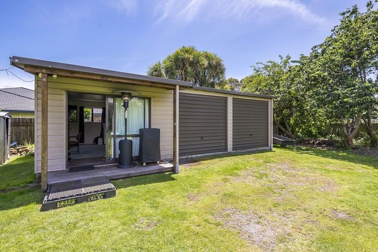 Photo of property in 6 Realm Drive, Paraparaumu, 5032