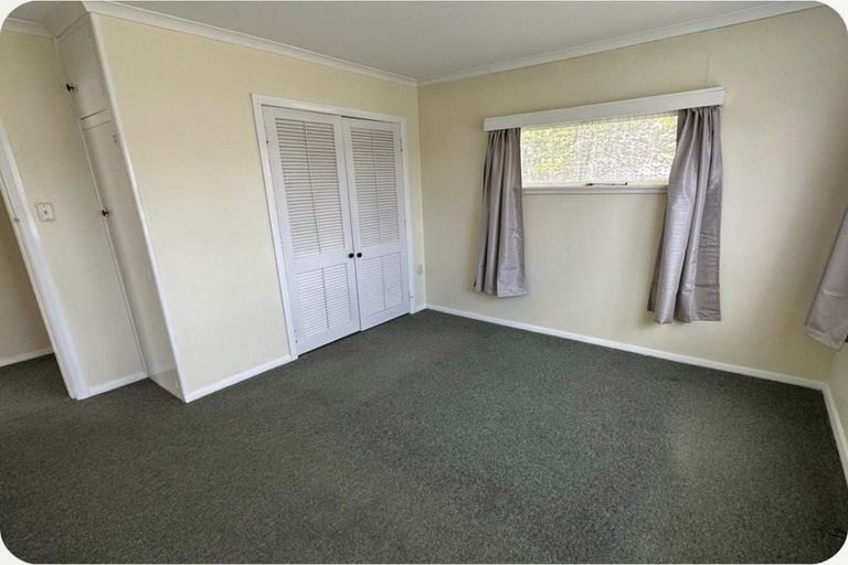 Photo of property in 16 Hawthorn Crescent, Stokes Valley, Lower Hutt, 5019