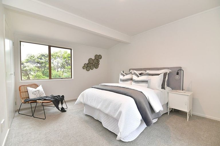 Photo of property in 41 Pemberton Avenue, Bayview, Auckland, 0629