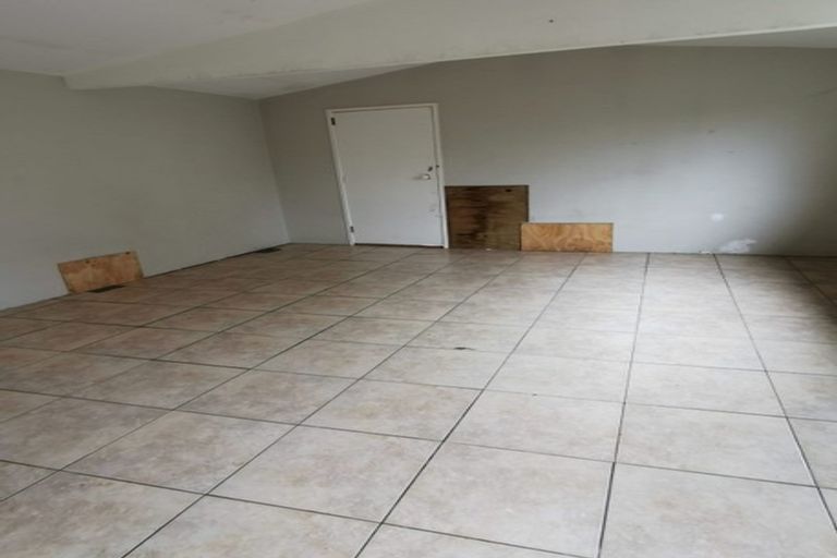 Photo of property in 7 Poinsettia Place, Henderson, Auckland, 0610