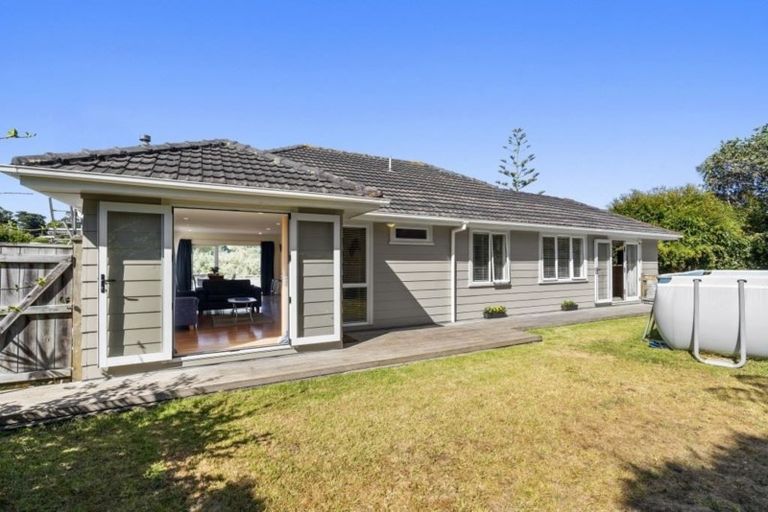 Photo of property in 20 Wyoming Avenue, Murrays Bay, Auckland, 0630