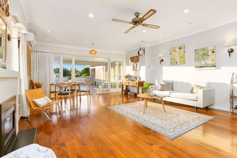 Photo of property in 1/110 Nile Road, Milford, Auckland, 0620