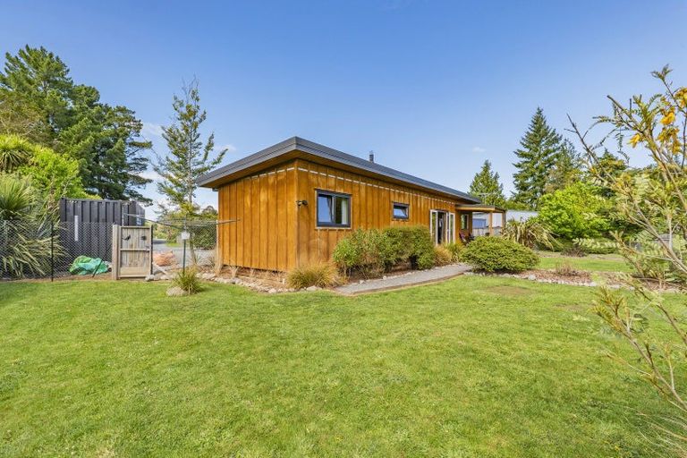 Photo of property in 5 Cross Street, Coalgate, 7673