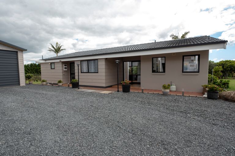 Photo of property in 38 Riddell Road, Kerikeri, 0230