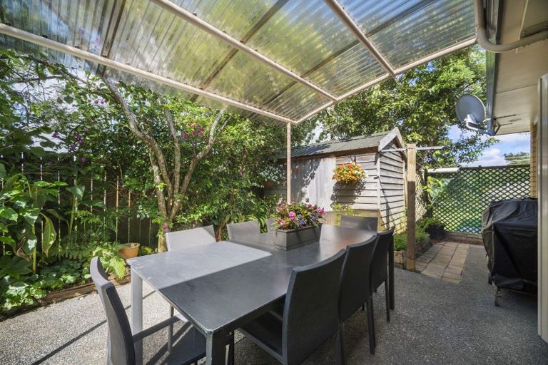 Photo of property in 3 Marbella Drive, Massey, Auckland, 0614