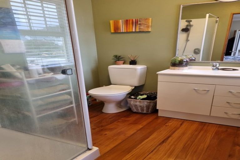 Photo of property in Chatsworth Flats, 7/23 Pirie Street, Mount Victoria, Wellington, 6011