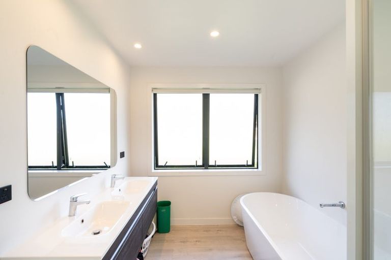 Photo of property in 193 Pinchgut Road, Kaukapakapa, 0873