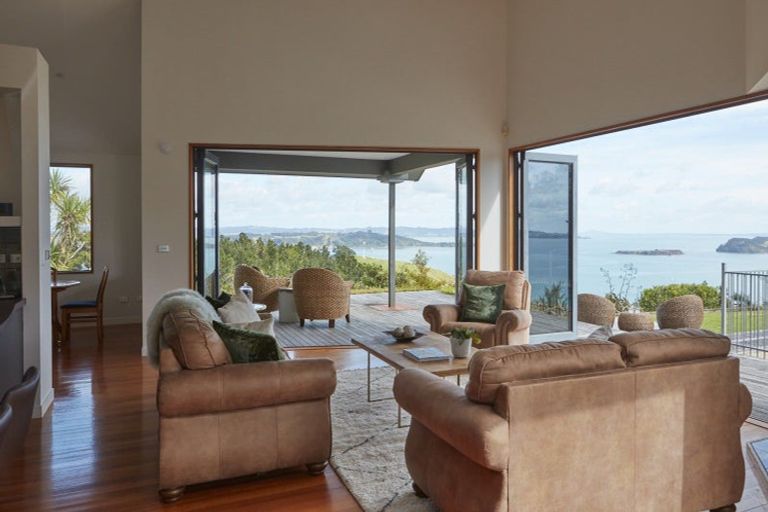 Photo of property in 15a Te Papa Road, Kawakawa Bay, 2585