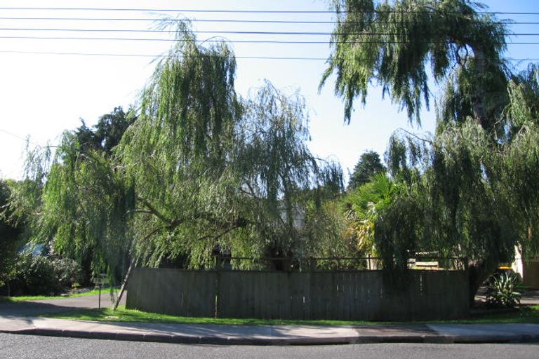 Photo of property in 11 Killarney Avenue, Torbay, Auckland, 0630