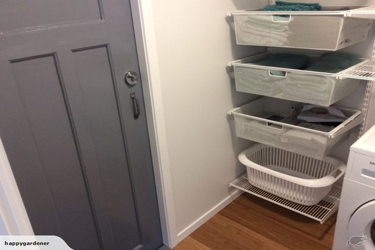 Photo of property in 15 Old Lake Road, Narrow Neck, Auckland, 0624