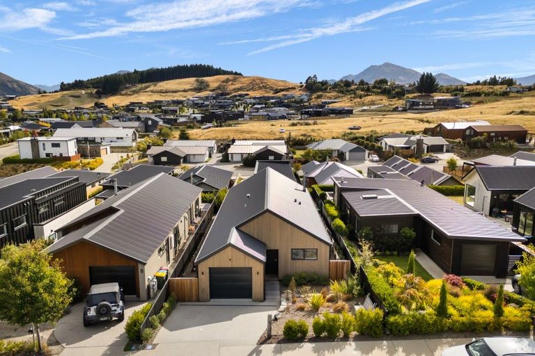 Photo of property in 6 Mcneil Crescent, Wanaka, 9305