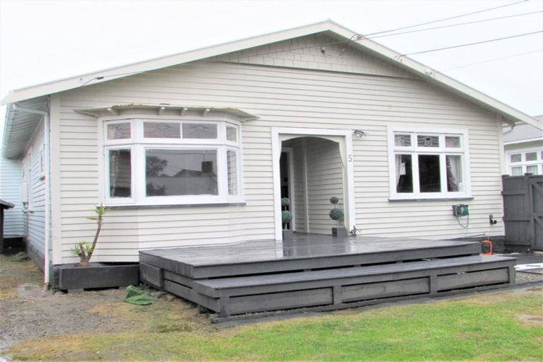 Photo of property in 5 Vincent Street, Waterloo, Lower Hutt, 5011