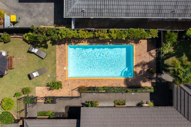 Photo of property in 5 Crestview Place, Browns Bay, Auckland, 0630