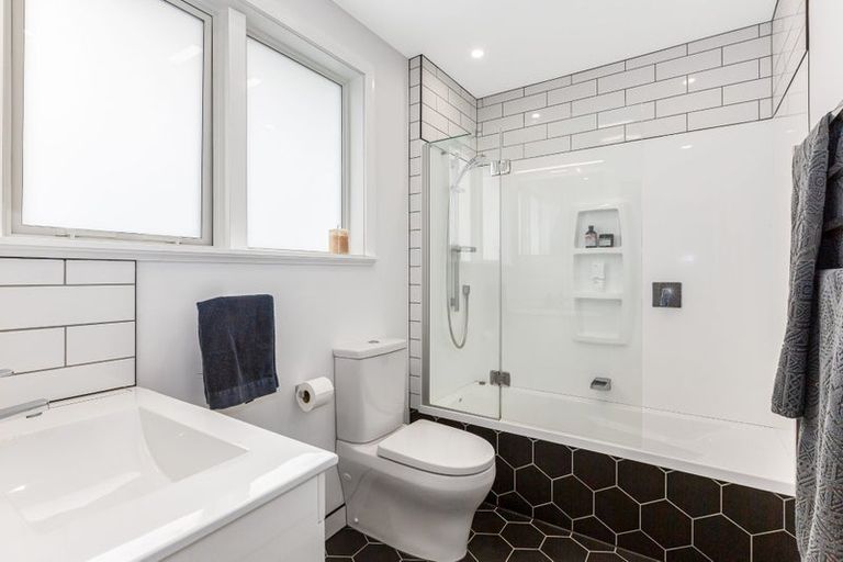 Photo of property in 341c Waiwhetu Road, Fairfield, Lower Hutt, 5011