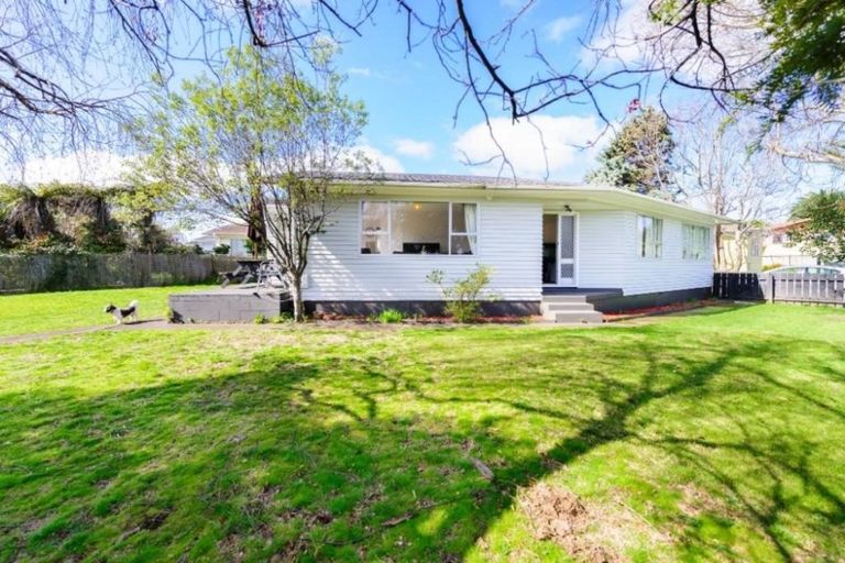 Photo of property in 1 Ronald Place, Manurewa, Auckland, 2102