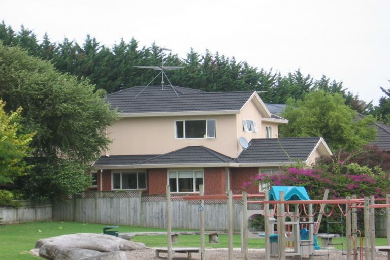Photo of property in 26 Ponderosa Drive, Oteha, Auckland, 0632