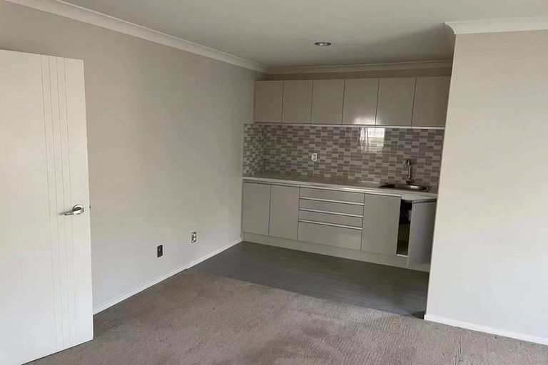Photo of property in 18 Mural Place, Greenhithe, Auckland, 0632