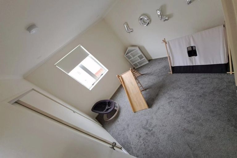 Photo of property in 17 Warbler Crescent, Papakura, 2110