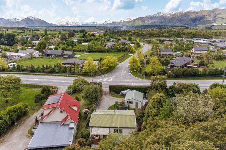 Photo of property in 8 Main Road, Luggate, Cromwell, 9383