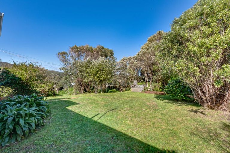 Photo of property in 2 Raroa Place, Pukerua Bay, 5026