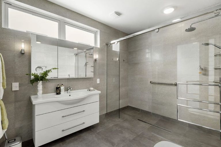 Photo of property in 49 King Edward Parade, Devonport, Auckland, 0624