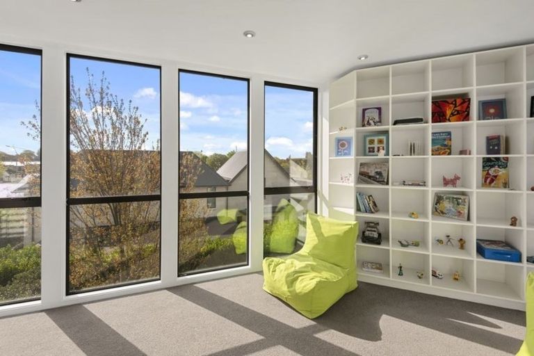 Photo of property in 3 Merivale Lane, Merivale, Christchurch, 8014