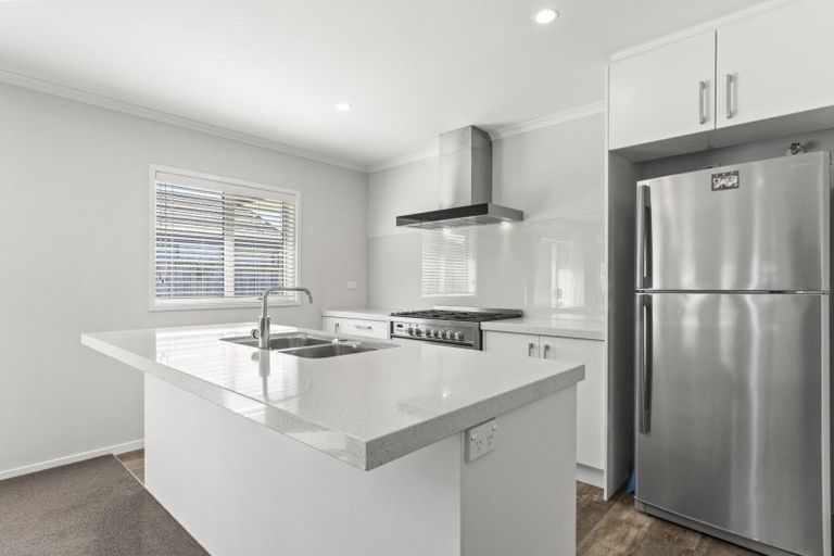 Photo of property in 32 Harding Drive, Papamoa Beach, Papamoa, 3118