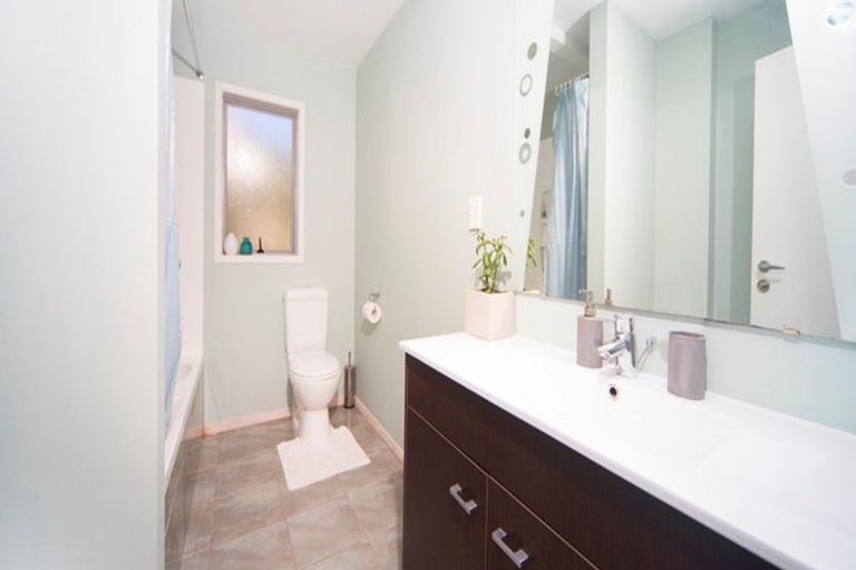 Photo of property in 44 Minnehaha Avenue, Titirangi, Auckland, 0604