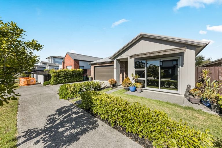 Photo of property in 15 Makete Crescent, Hobsonville, Auckland, 0618