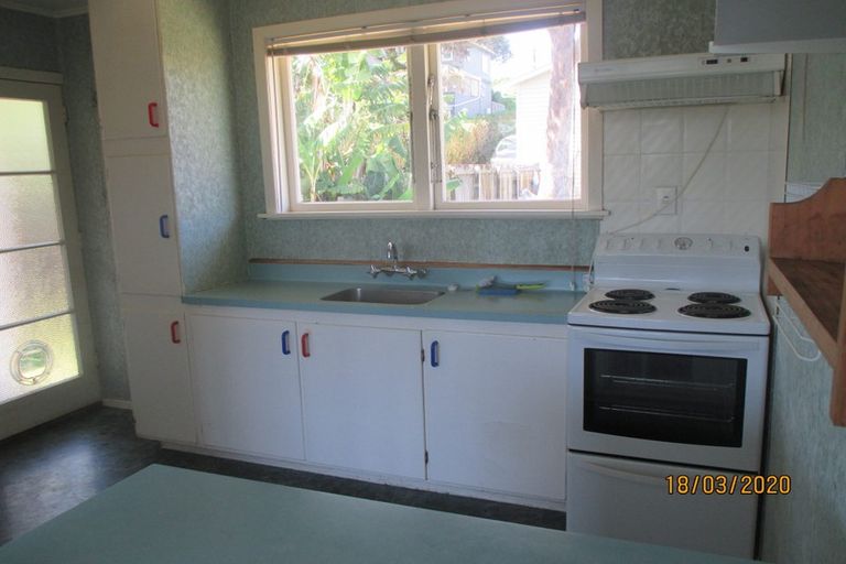 Photo of property in 1/3a Huapai Street, Onehunga, Auckland, 1061