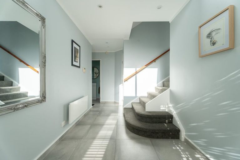 Photo of property in 7 Amesbury Drive, Churton Park, Wellington, 6037