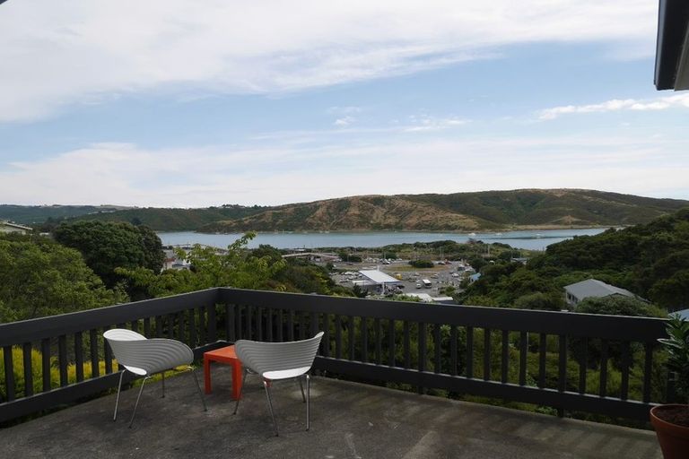 Photo of property in 20 Kiriwai Road, Paremata, Porirua, 5024